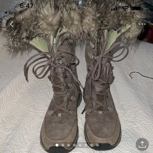 Eddie Bauer Fur lined boots